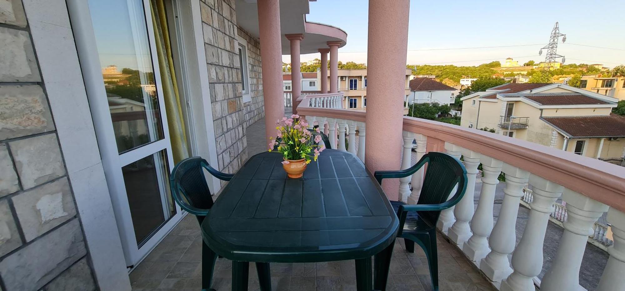 kurt apartaments Ulcinj Ruang foto